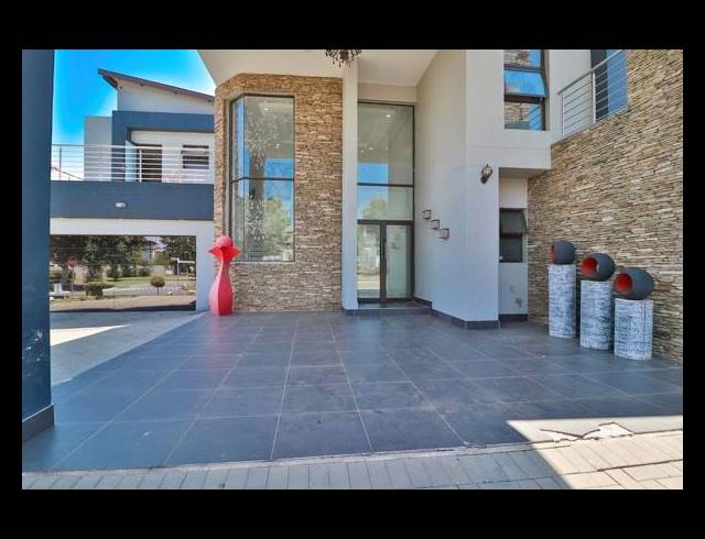 5 BEDROOM HOUSE FOR SALE IN HELDERWYK